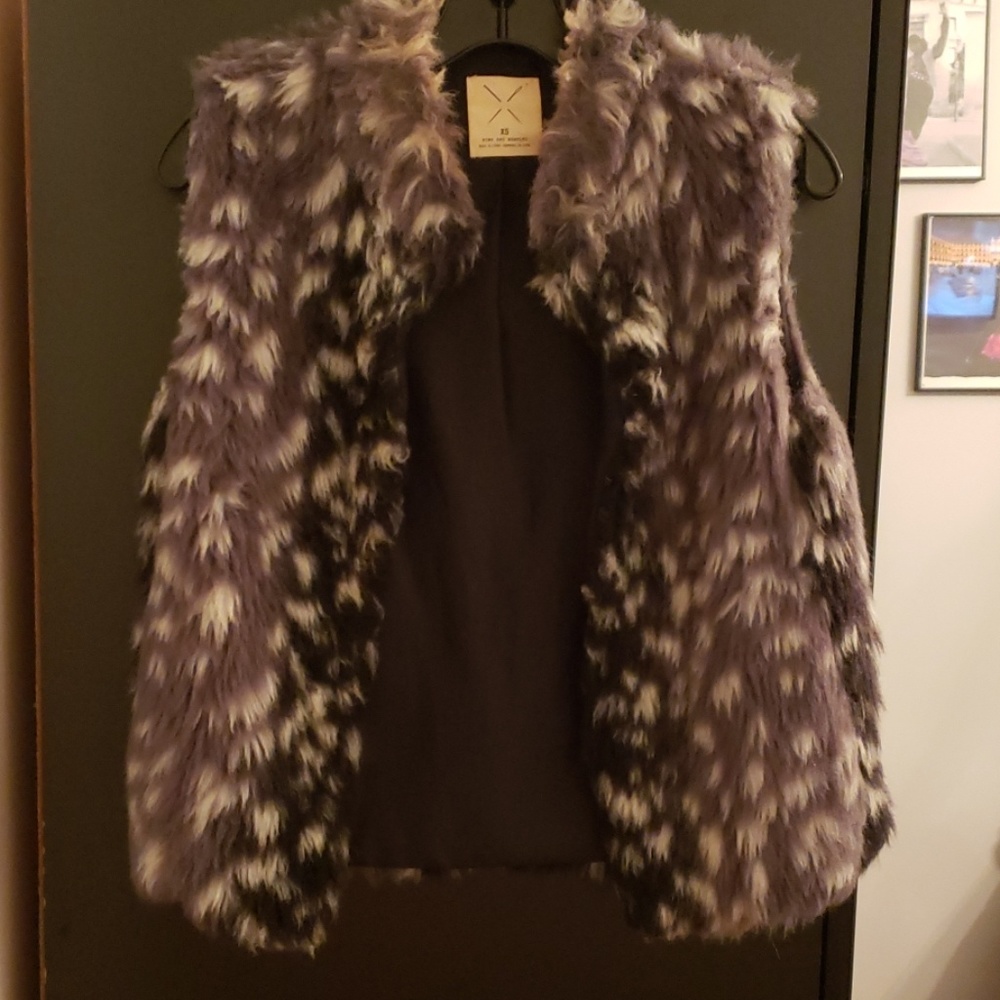FAUX FUR Vest